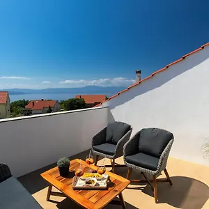 Bellmar Apartment