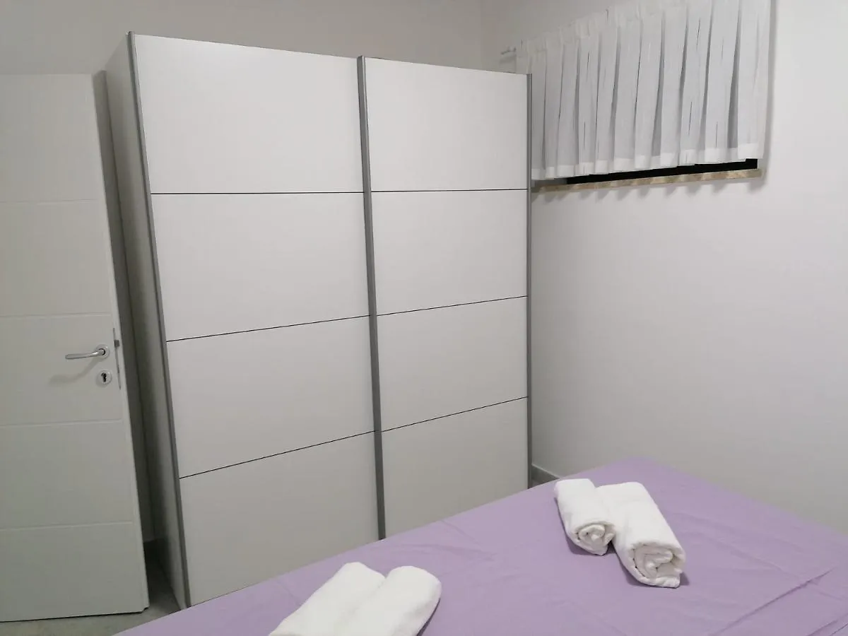 Apartment Fishter By El-Pi Tours Njivice Croatia